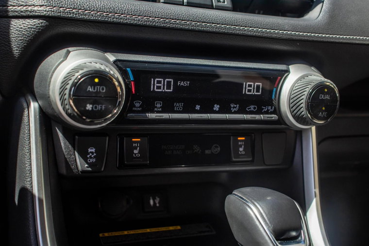 Vehicle Image 22