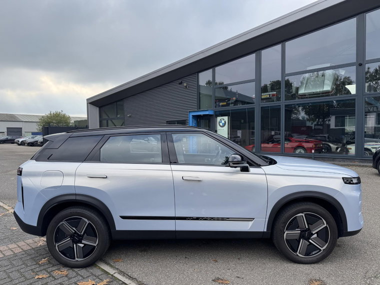 Vehicle Image 7