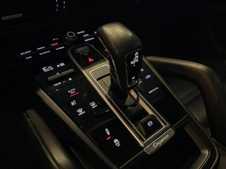 Vehicle Image 37