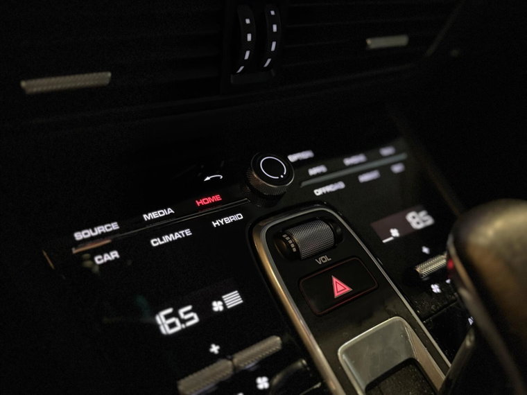 Vehicle Image 38