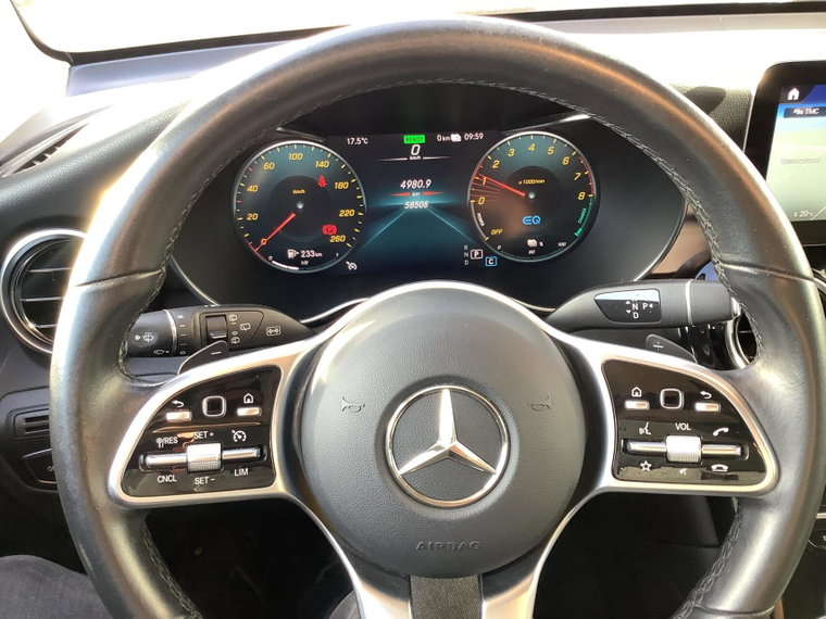 Vehicle Image 32