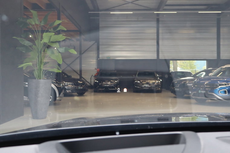 Vehicle Image 21