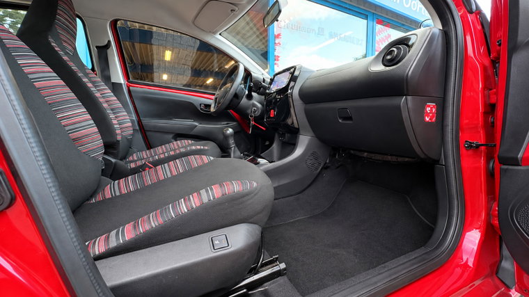 Vehicle Image 14
