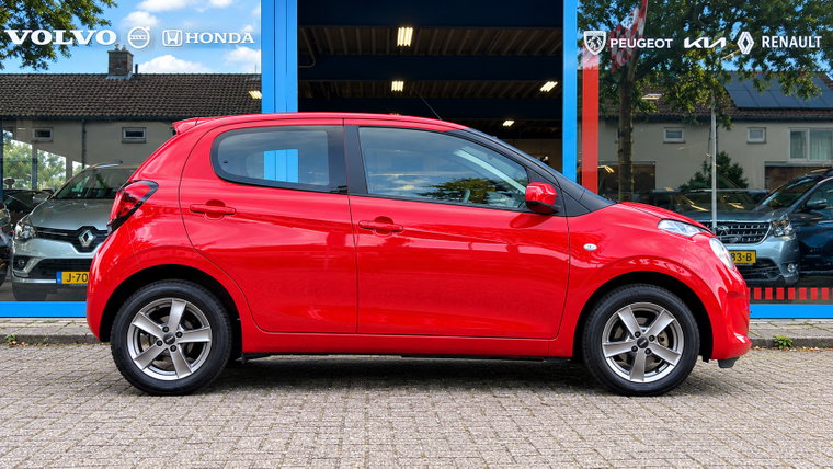 Vehicle Image 8