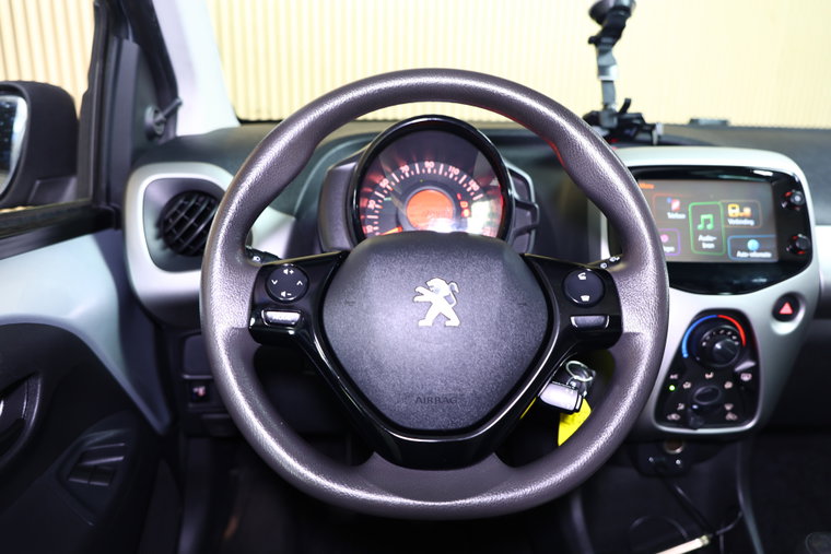 Vehicle Image 27