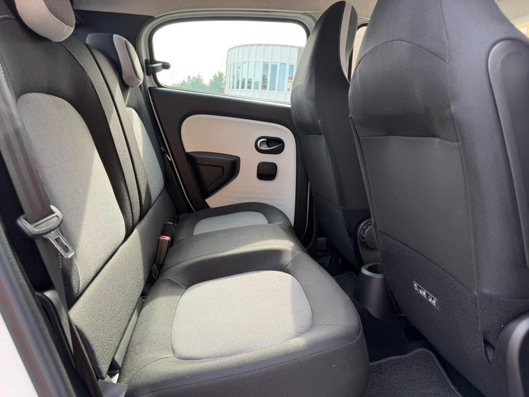 Vehicle Image 20
