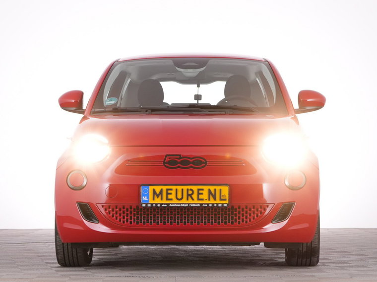 Vehicle Image 32