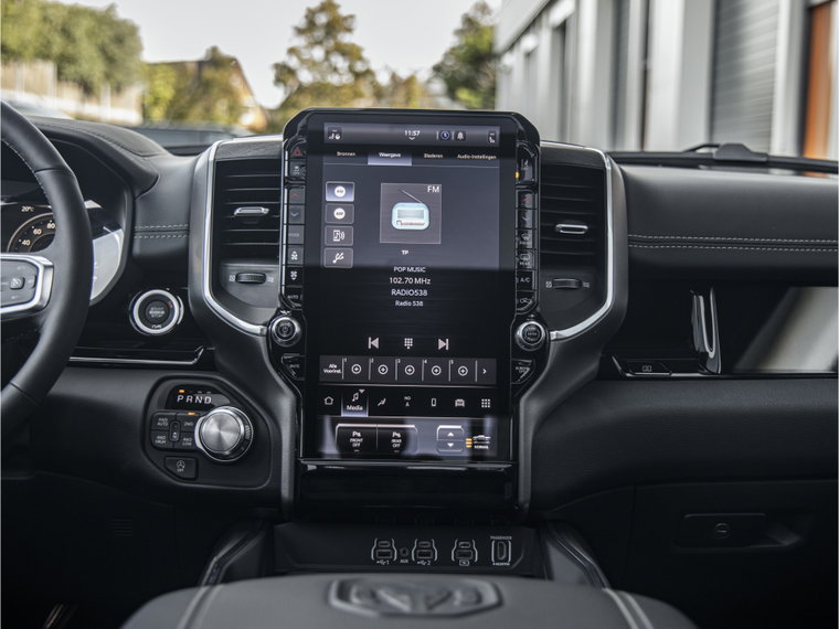 Vehicle Image 21
