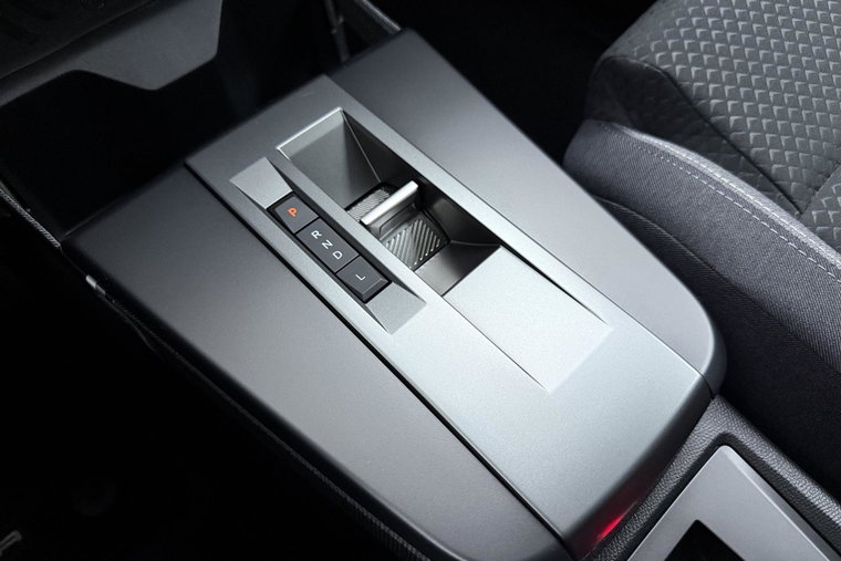 Vehicle Image 25