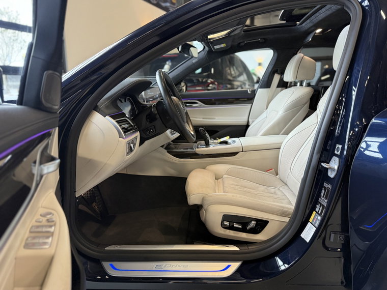 Vehicle Image 38