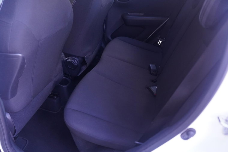 Vehicle Image 31