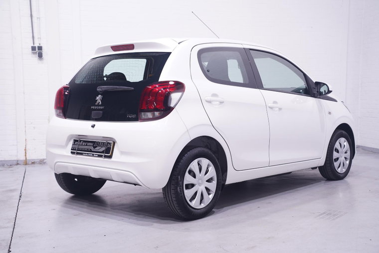 Vehicle Image 9