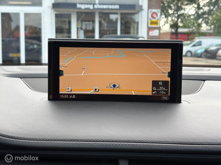 Vehicle Image 38