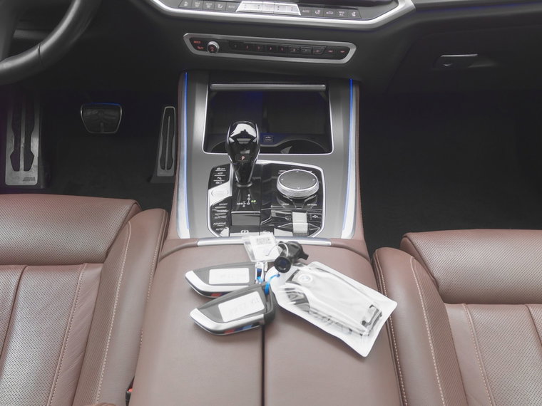Vehicle Image 12