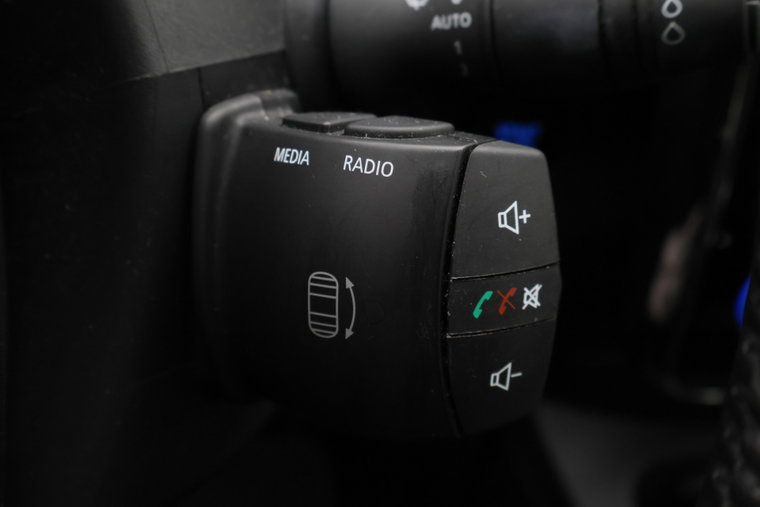 Vehicle Image 32