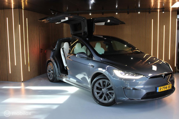 Vehicle Image 6