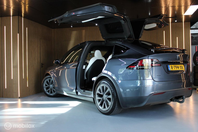 Vehicle Image 10