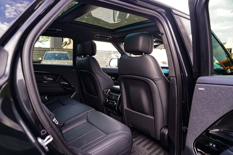 Vehicle Image 19