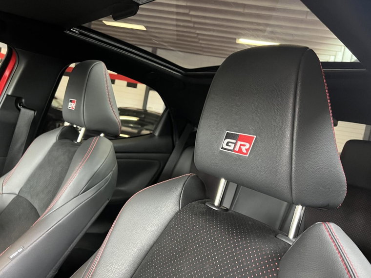 Vehicle Image 12