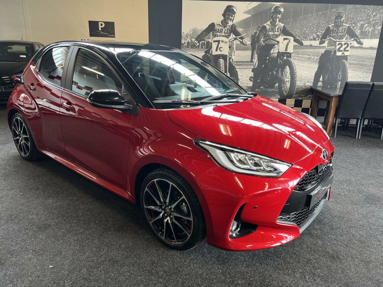 Vehicle Image 4