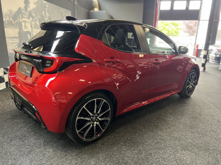 Vehicle Image 6