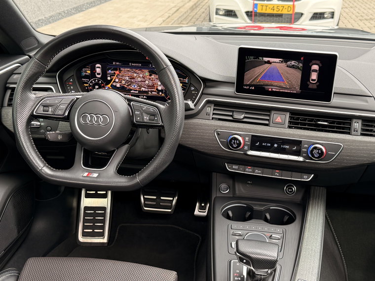 Vehicle Image 25