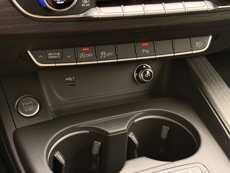 Vehicle Image 52