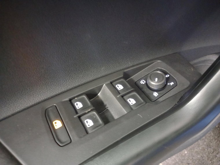 Vehicle Image 28