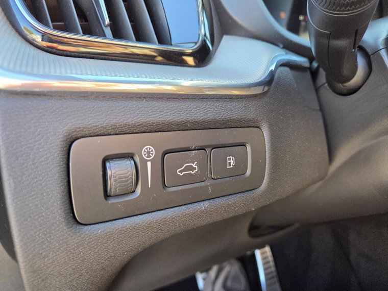 Vehicle Image 38