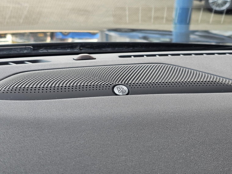 Vehicle Image 35