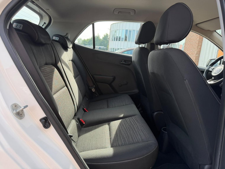 Vehicle Image 22
