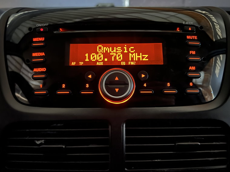 Vehicle Image 4