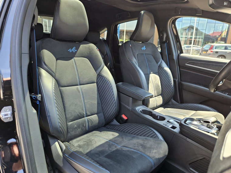 Vehicle Image 32