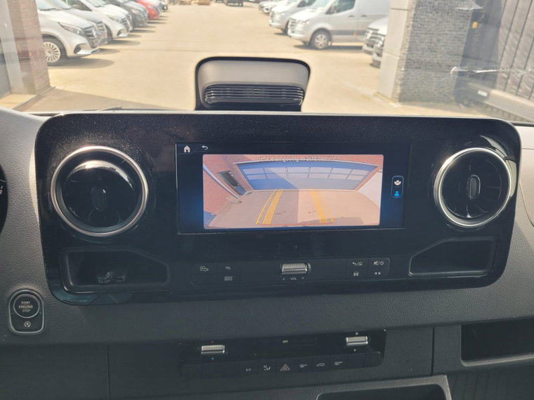Vehicle Image 24