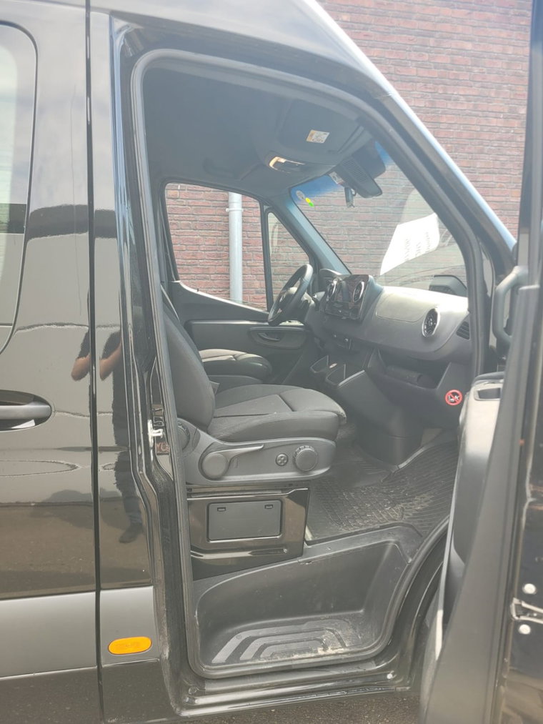 Vehicle Image 27