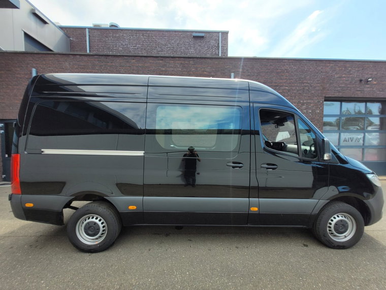 Vehicle Image 29