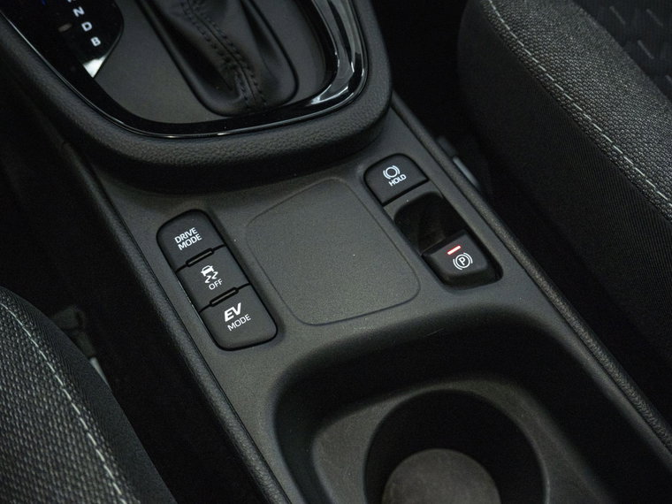 Vehicle Image 25