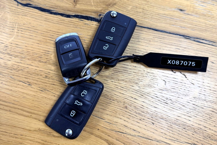 Vehicle Image 25