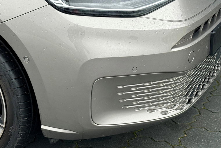 Vehicle Image 36