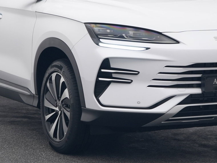 Vehicle Image 17