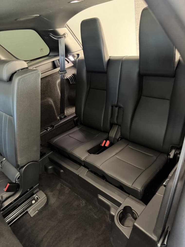 Vehicle Image 37