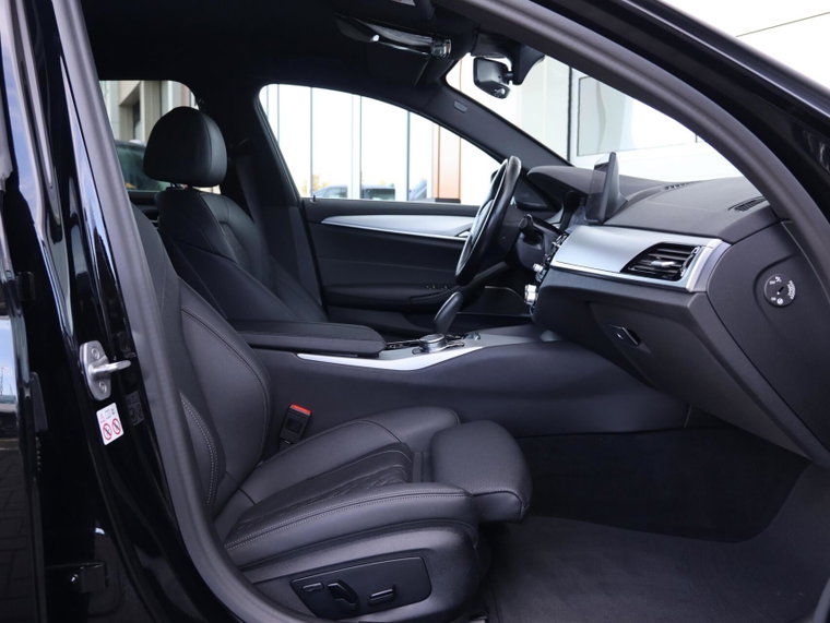 Vehicle Image 38