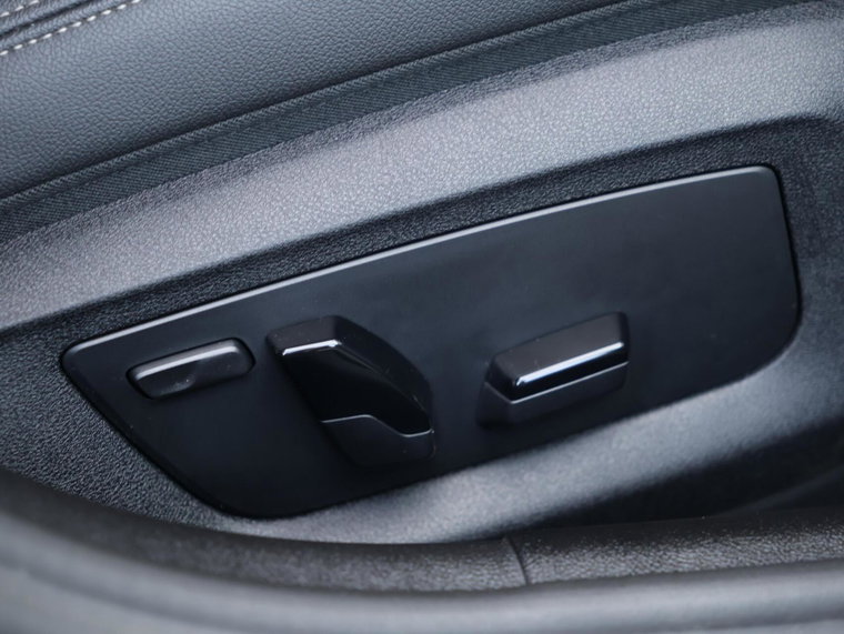 Vehicle Image 41