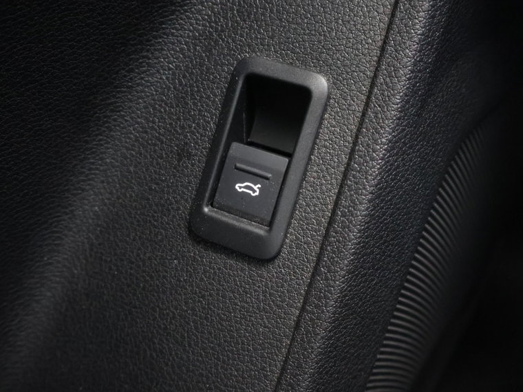 Vehicle Image 60