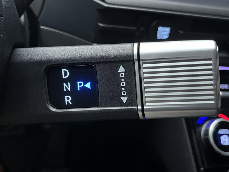 Vehicle Image 32