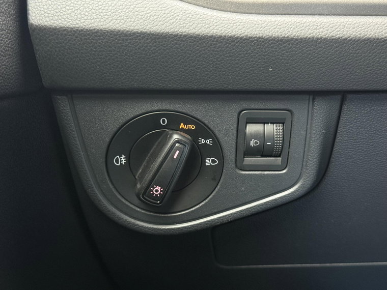 Vehicle Image 27