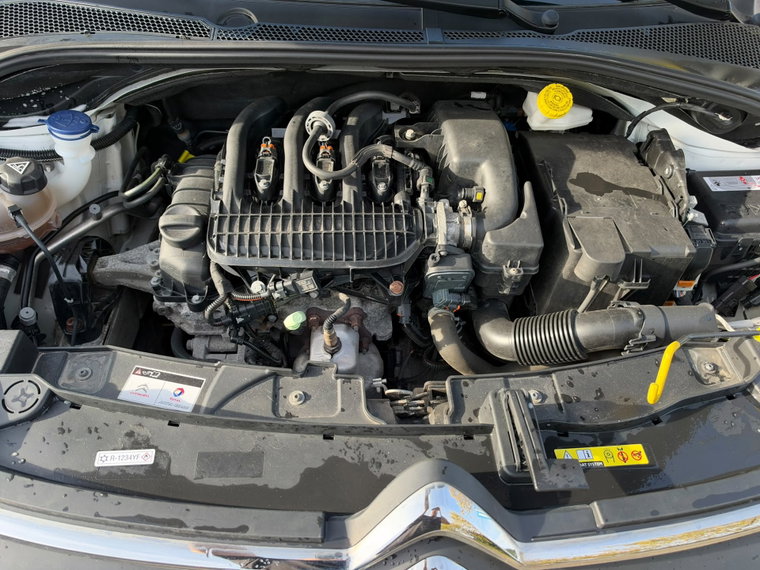 Vehicle Image 25