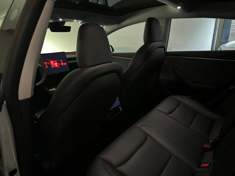 Vehicle Image 36