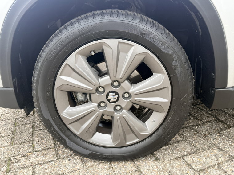 Vehicle Image 15