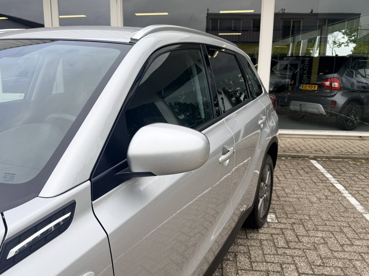 Vehicle Image 16